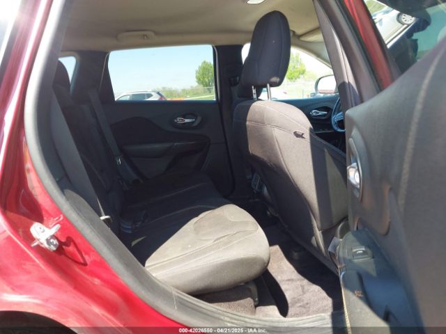 1C4PJLCB9GW248054 Jeep Cherokee Latitude