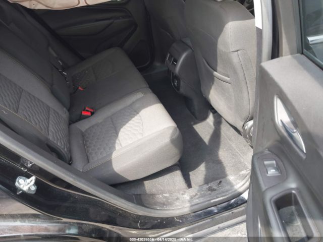 2GNAXUEV1K6111962 Chevrolet EQUINOX LT