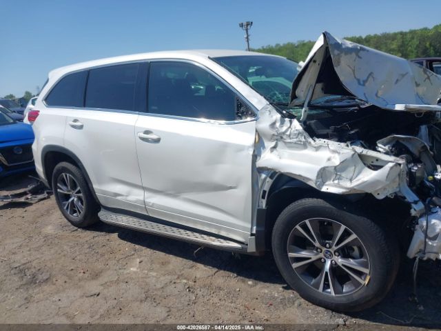 5TDZARFH6HS031526 Toyota Highlander Le