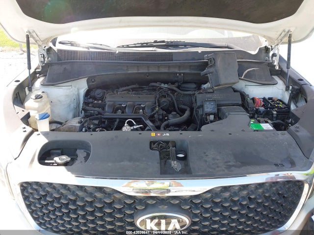 5XYPGDA57GG135377 KIA Sorento 3.3l Lx