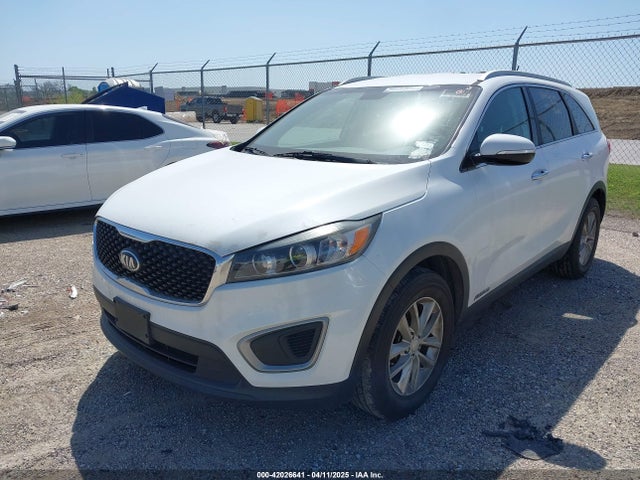 5XYPGDA57GG135377 KIA Sorento 3.3l Lx
