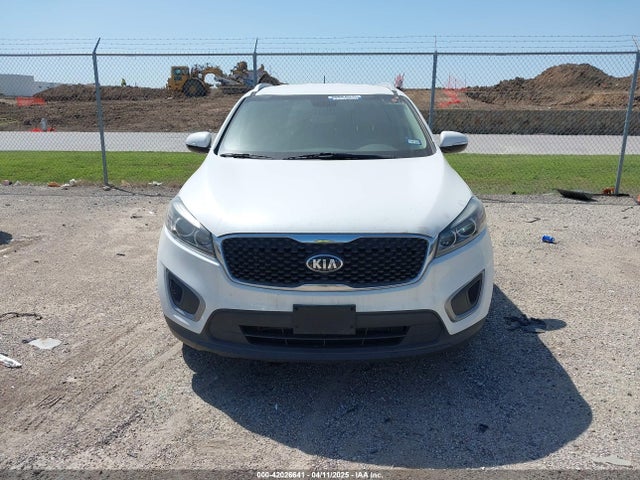 5XYPGDA57GG135377 KIA Sorento 3.3l Lx