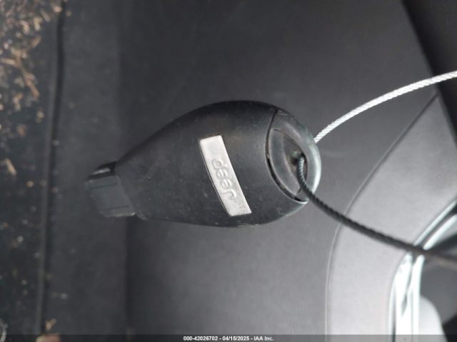 1C4PJLCB8MD156327 Jeep Cherokee Latitude Fwd