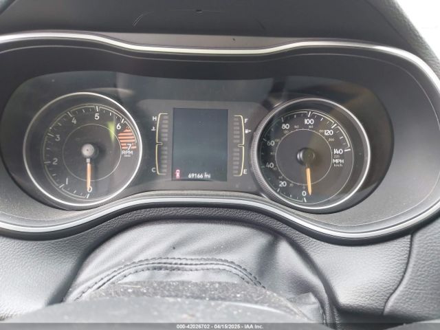 1C4PJLCB8MD156327 Jeep Cherokee Latitude Fwd
