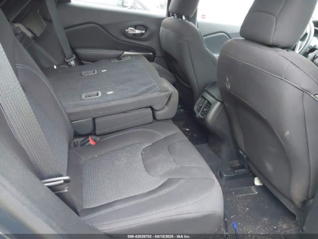 1C4PJLCB8MD156327 Jeep Cherokee Latitude Fwd