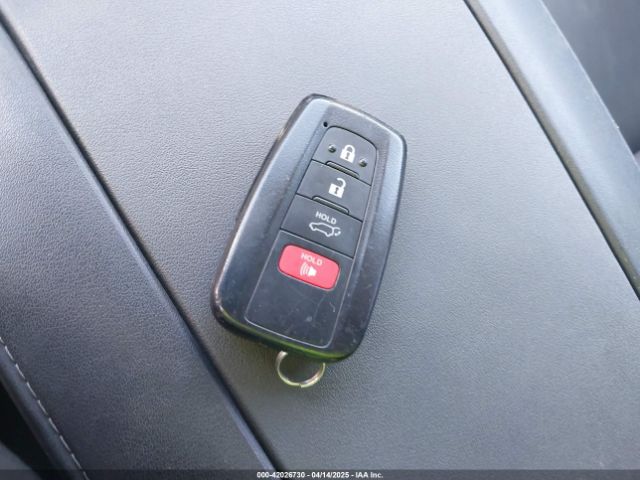 5TDKDRBHXPS044812 Toyota Highlander Xle