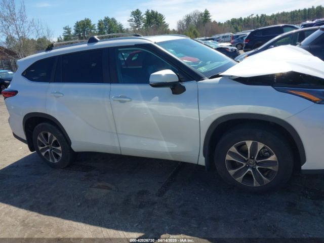 5TDKDRBHXPS044812 Toyota Highlander Xle