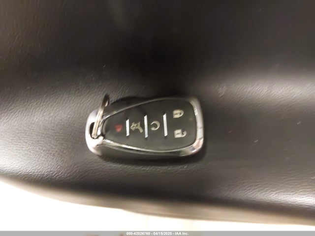 2GNAXSEV9J6253995 Chevrolet EQUINOX LT