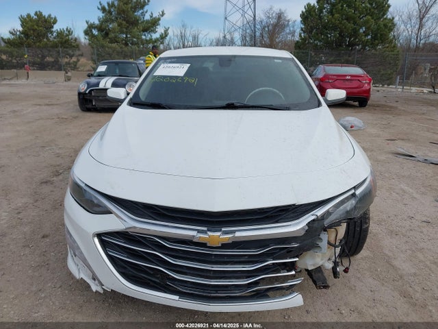 1G1ZD5ST7NF132203 Chevrolet Malibu Fwd Lt