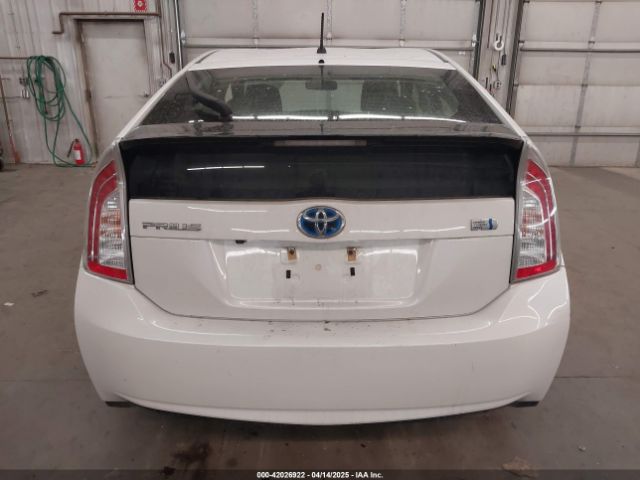 JTDKN3DU6F1887938 Toyota Prius Two