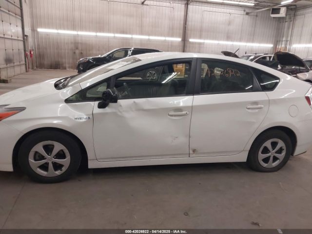 JTDKN3DU6F1887938 Toyota Prius Two