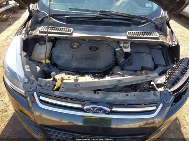 1FMCU9J95FUC38538 Ford Escape Titanium