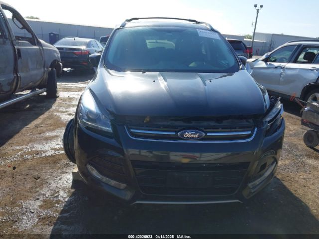 1FMCU9J95FUC38538 Ford Escape Titanium