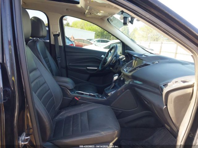 1FMCU9J95FUC38538 Ford Escape Titanium