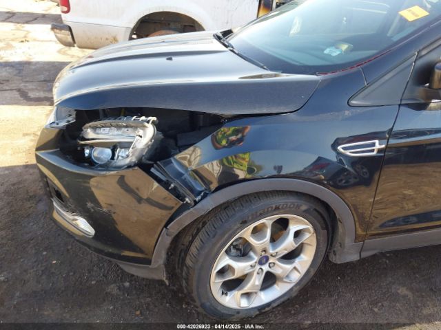 1FMCU9J95FUC38538 Ford Escape Titanium