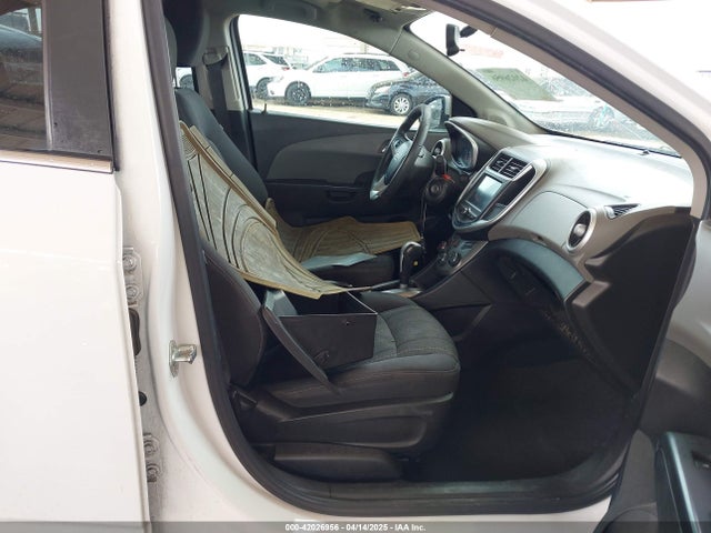 1G1JD5SG2H4123070 Chevrolet Sonic Lt Auto