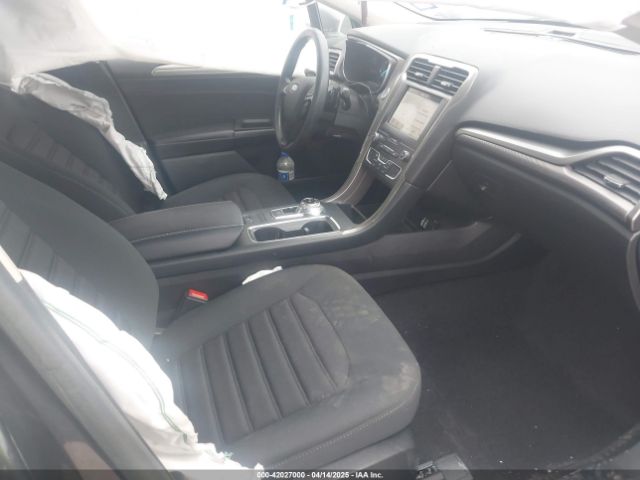 3FA6P0HD2KR198411 Ford FUSION SE