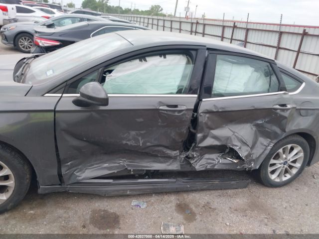 3FA6P0HD2KR198411 Ford FUSION SE