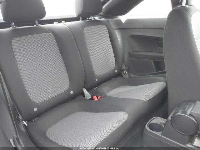 3VWFD7AT1JM706390 Volkswagen Beetle 2.0t Coast/2.0t S