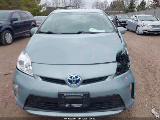 JTDKN3DU8F1906084 Toyota Prius Two