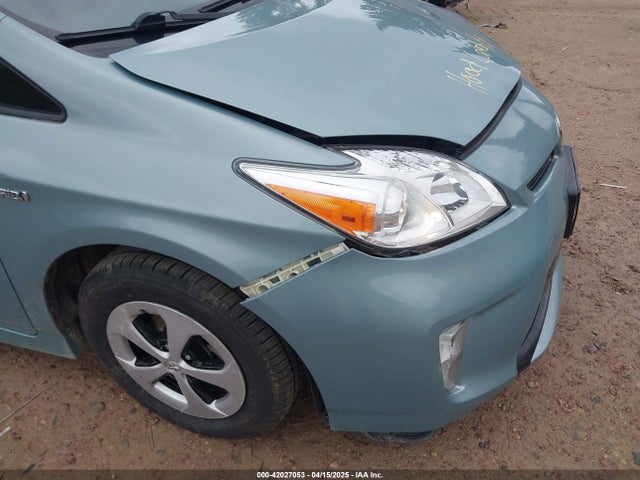 JTDKN3DU8F1906084 Toyota Prius Two