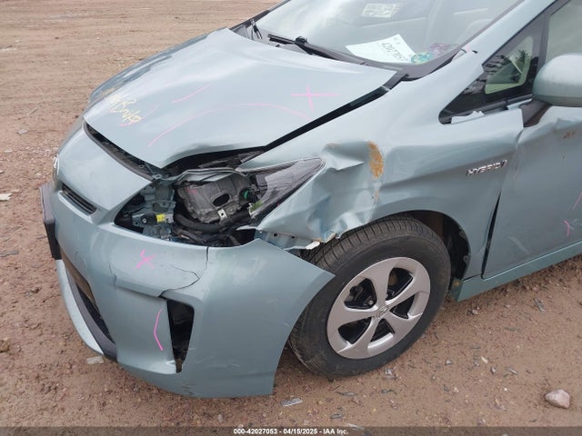 JTDKN3DU8F1906084 Toyota Prius Two
