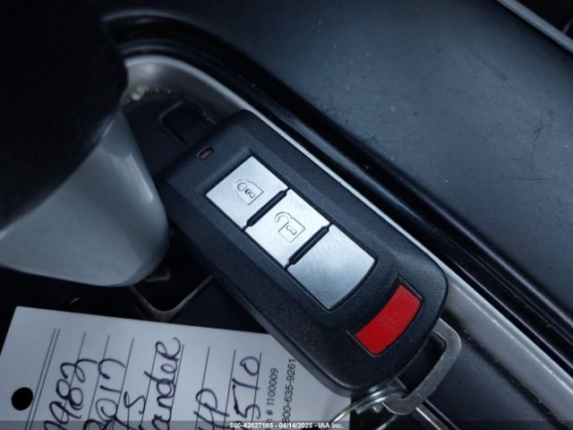JA4AZ3A35HZ049510 Mitsubishi Outlander Se