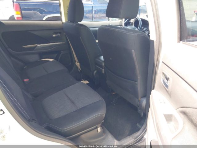 JA4AZ3A35HZ049510 Mitsubishi Outlander Se