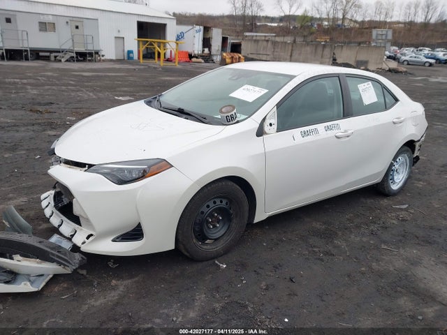 5YFBURHE1JP798985 Toyota COROLLA LE