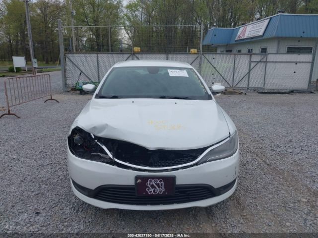 1C3CCCFB2GN170702 Chrysler 200 LX
