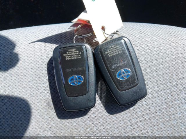 JTDL9MFU1M3028284 Toyota Prius Le Awd-e