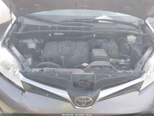 5TDKZ3DC2JS915905 Toyota Sienna Le 8 Passenger