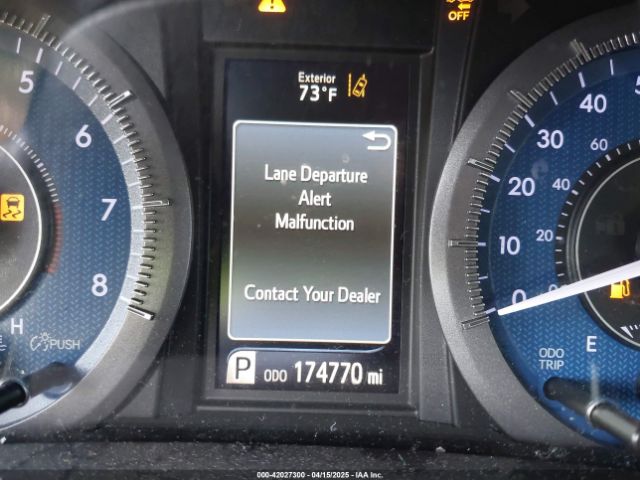 5TDKZ3DC2JS915905 Toyota Sienna Le 8 Passenger