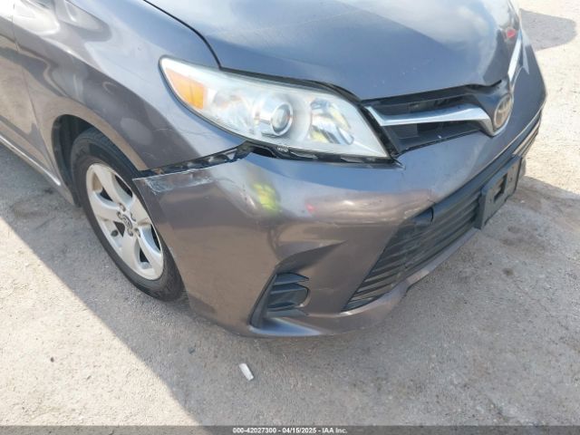 5TDKZ3DC2JS915905 Toyota Sienna Le 8 Passenger