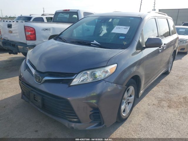5TDKZ3DC2JS915905 Toyota Sienna Le 8 Passenger
