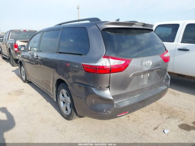 5TDKZ3DC2JS915905 Toyota Sienna Le 8 Passenger