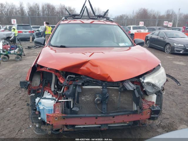 JTMBFREV8GJ085111 Toyota RAV4 LE