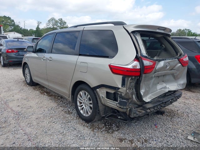 5TDYK3DC0GS737600 Toyota Sienna Xle 8 Passenger
