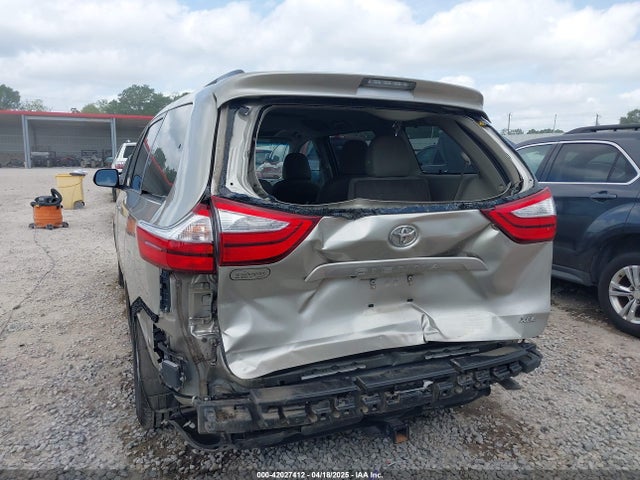 5TDYK3DC0GS737600 Toyota Sienna Xle 8 Passenger