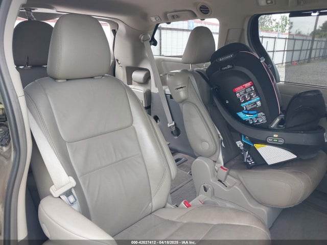 5TDYK3DC0GS737600 Toyota Sienna Xle 8 Passenger