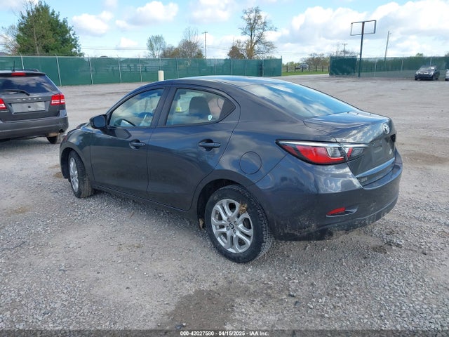 3MYDLBYV2JY304847 Toyota YARIS IA