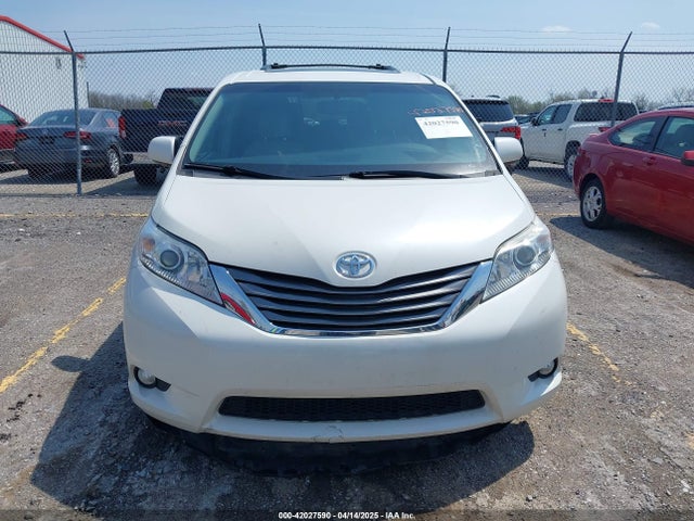 5TDYZ3DC7HS865605 Toyota Sienna Xle Premium 8 Passenger