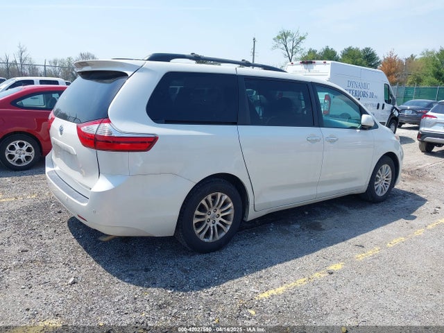 5TDYZ3DC7HS865605 Toyota Sienna Xle Premium 8 Passenger