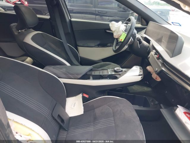 2023 KIA EV6 KNDC44LA4P5101245 Photo 4