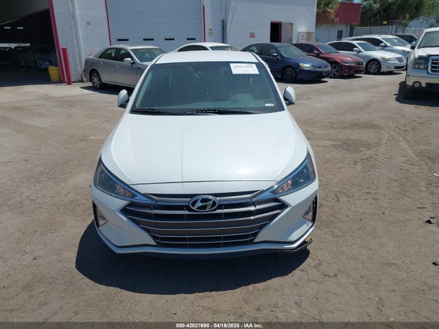 5NPD74LFXLH608555 Hyundai ELANTRA SE