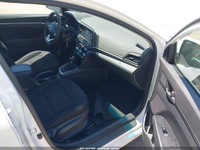 5NPD74LFXLH608555 Hyundai ELANTRA SE