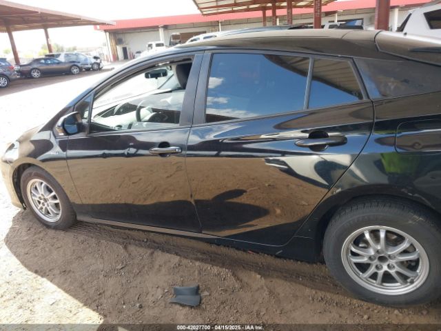 JTDKBRFUXG3503142 Toyota Prius Two