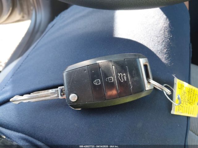 KMHD74LF3HU076641 Hyundai ELANTRA SE