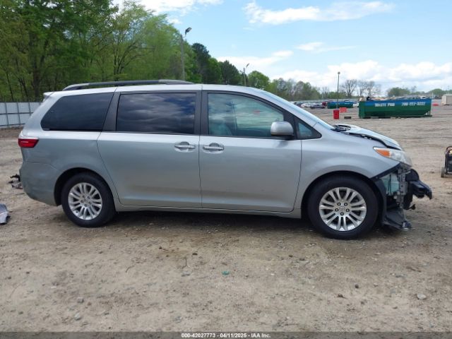 5TDYZ3DC0HS845616 Toyota Sienna Xle 8 Passenger