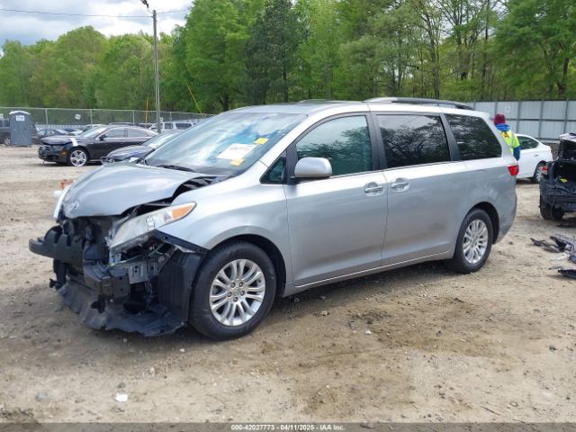 5TDYZ3DC0HS845616 Toyota Sienna Xle 8 Passenger